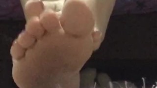 @tici_feet tici feet ig tici_feet rubbing feet with lilac toenails preview