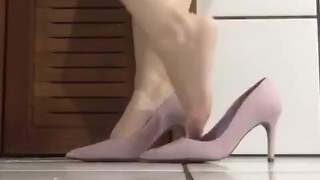 @tici_feet tici feet IG tici_feet shoeplaying lilac heels (preview)