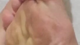 tici_feet @tici_feet IG tici feet violet toes!