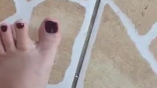 @tici_feet IG tici feet tici_feet walking and showing my toenails