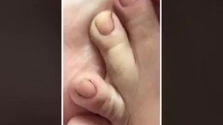 @tici_feet IG tici feet tici_feet taking off polish toenail