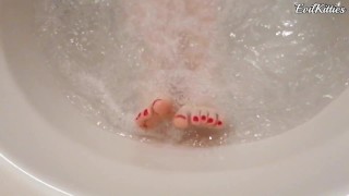 Hotel bathtub / jacuzzi hot babe foot tease, foot fetish EvilKitties