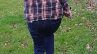 Sexy gf casually pees her Jean's while walking today!!