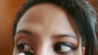 Maquillandome para ir a Trabajar