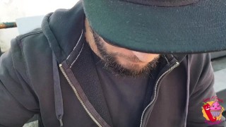 Autista voglioso sborra dopo il pranzo! Tommy La Canaglia