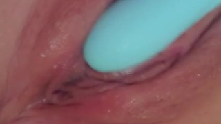 Self Play Squirting MILF