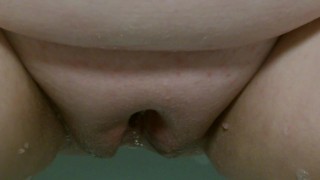 peeing in the bath
