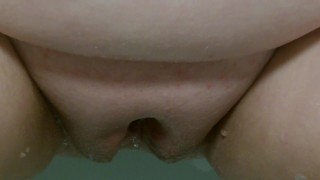 peeing in the bath