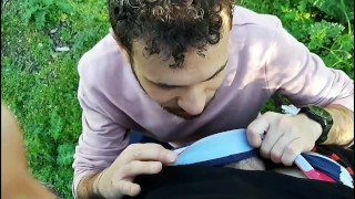Il mio ragazzo mi sfonda a dovere nel parco