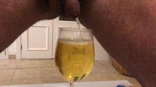 Meando en una copa