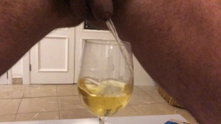 Meando en una copa