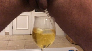 Meando en una copa