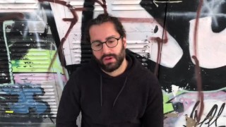 Cruising en plena calle pasando coches hasta que me corro