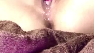 Playing with my pussy till i squirt