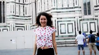 Susy Blue flashing in Florence (Italy)