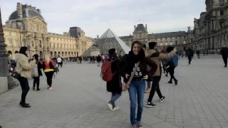 Susy Blue flashing in front of the Louvre (Paris)