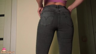 BIG ASS GIRL DANCING IN JEANS