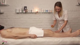 Married Masseuse Loves to Suck Her Customers' Dicks - He Came Twice!