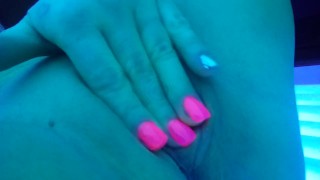 milf jacks clit in tanning bed 