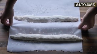 what the fuck delicious baguette。好吃美味的法棍。