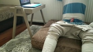 I'm watching porn and jerking off with cumshot