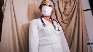 Doctor Leda in Pantyhose