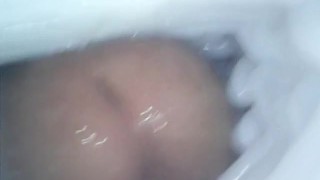 オナホに装着したカメラでチンコが射精する瞬間を観察