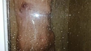 Una ducha después de un buen polvo. A good shower after a good fuck