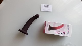 Unboxing ColourPlay Curved silicone dildo - LOVEHONEY (Clubdesbranleurs.fr)