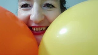 Gypsy Dolores plays with balloons, funny attempt on a balloon fetish video