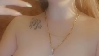 pretty girls smoke