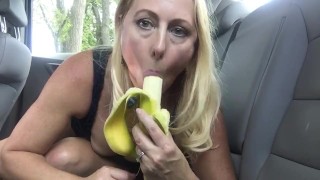 Brickbabe’s lunchtime Fun Part I/ The banana!