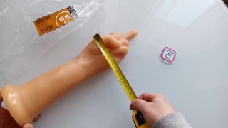 Unboxing The finger fister dildo MASSIVE (Bottomtoys)