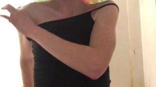 Clown girl pissing