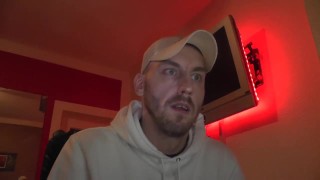 PROLLKING IS JERKING OFF ON HIS AIRMAX 90