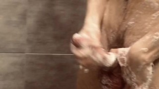 Сексуальный душ большой член