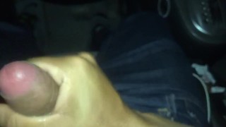 Masturbandose en carro 
