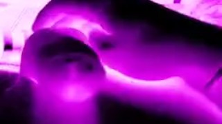 Polla gorda con filtro morado de snapchat