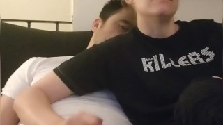 Beautiful Button Gives Me a Handy During Pulp Fiction (cumshot at 3:59)