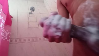 Masturbandome Súper Rico en la Ducha 