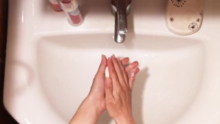 Wash right, wash left, wash both - handwashing video from Hotkralya :)