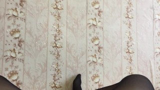 мачеха в черных колготках