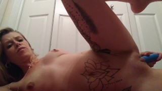 Tattooed milf masturbate