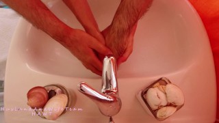 Fotti il nemico invisibile, lavati le mani! #SCRUBHUB