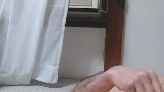 休憩時間に一発　シコシコ　オナニー　射精
