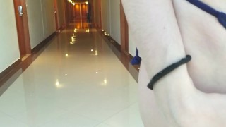 No meio do hotel, bati uma em público e mostrei meus peitos - Melina Bloom