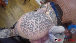 Amber Luke gets a asshole tattoo and a good fucking