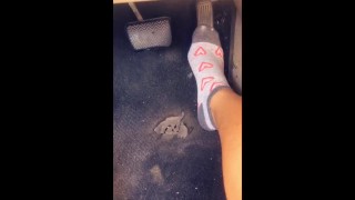 Pedal pumping Queen (barefoot and socks) 
