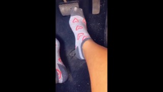 Pedal pumping Queen (barefoot and socks) 