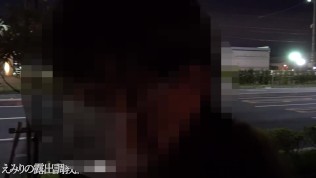 open sexy movie えみり 初めての野外露出　コート1枚で道路横断　調教の様子を自ら公開します。